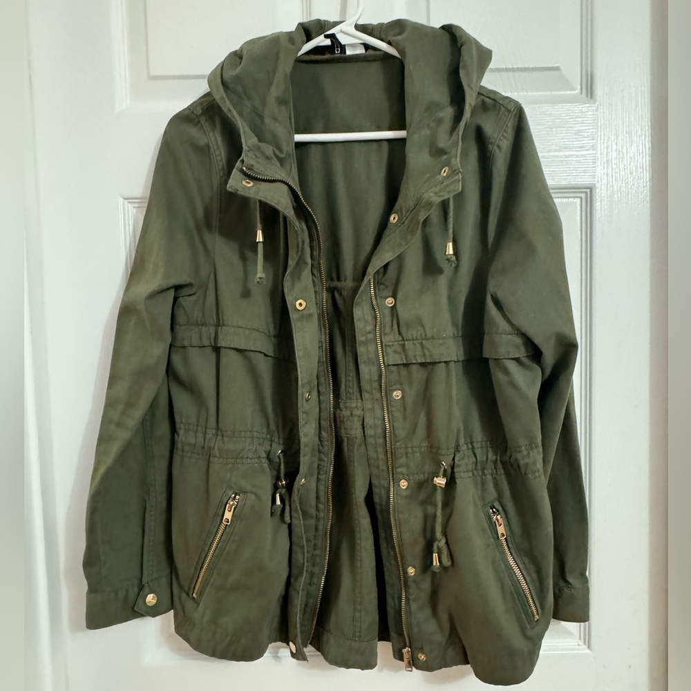H&M divided green cargo jacket with hoodie size 12